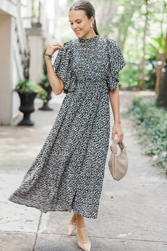 Weekend Bargain Bonanza All The Good Black Ditsy Floral Ruffled Midi Dress