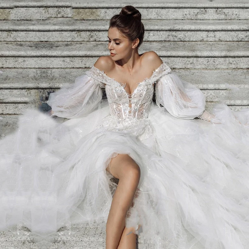 One-Day Sale Bohemian Off the Shoulder Appliques Lace Puffy Sleeves Wedding Dress