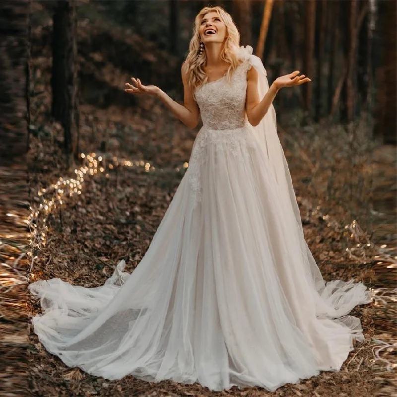 Special Price Drop One Shoulder Pleated Beading Applique Lace Wedding Dress