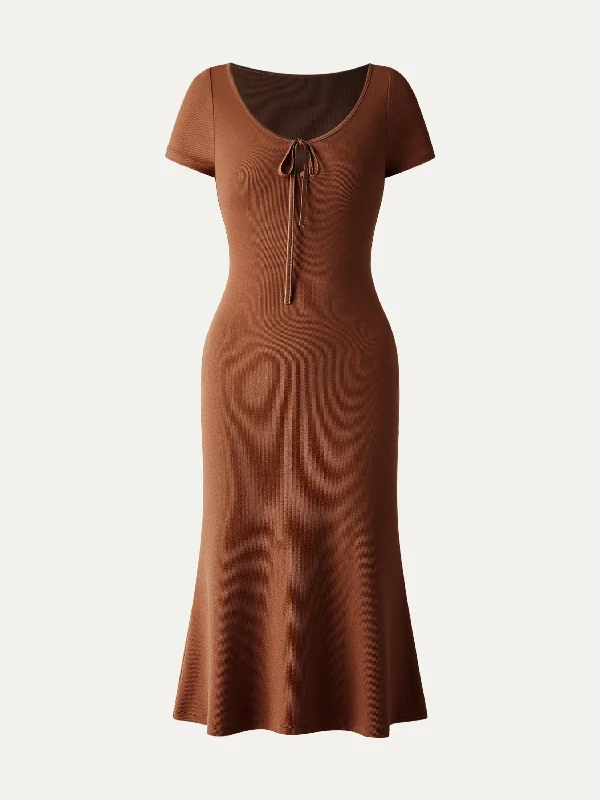 Weekend Steals and Deals Keyhole Midi Dress