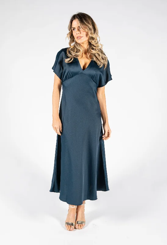 Weekend Closeout Deals Angel Sleeve Midi Dress