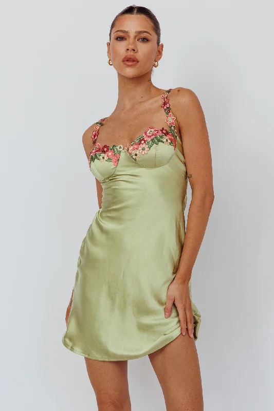 Weekend Flash Sale Rose Garden Floral Applique Mini Dress Lime