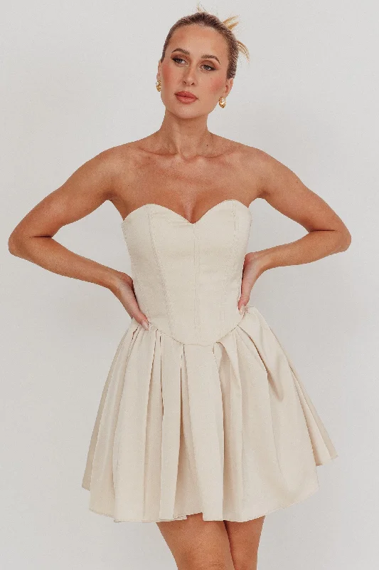 Hurry, Don’t Miss Out What I Like Sweetheart Neckline Mini Dress Champagne