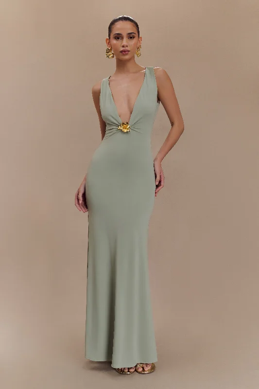 Big Discount Event Beck Plunge Maxi Dress With Floral Hardware - Basil