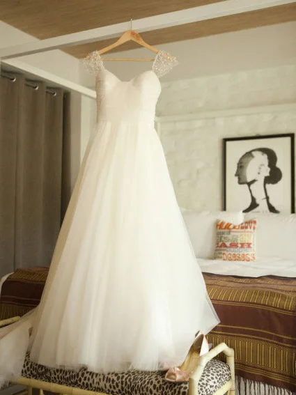 Super Low Prices Beach Wedding Dresses Aline Sweetheart Sexy Beading Simple Tulle Bridal Gown JKW203