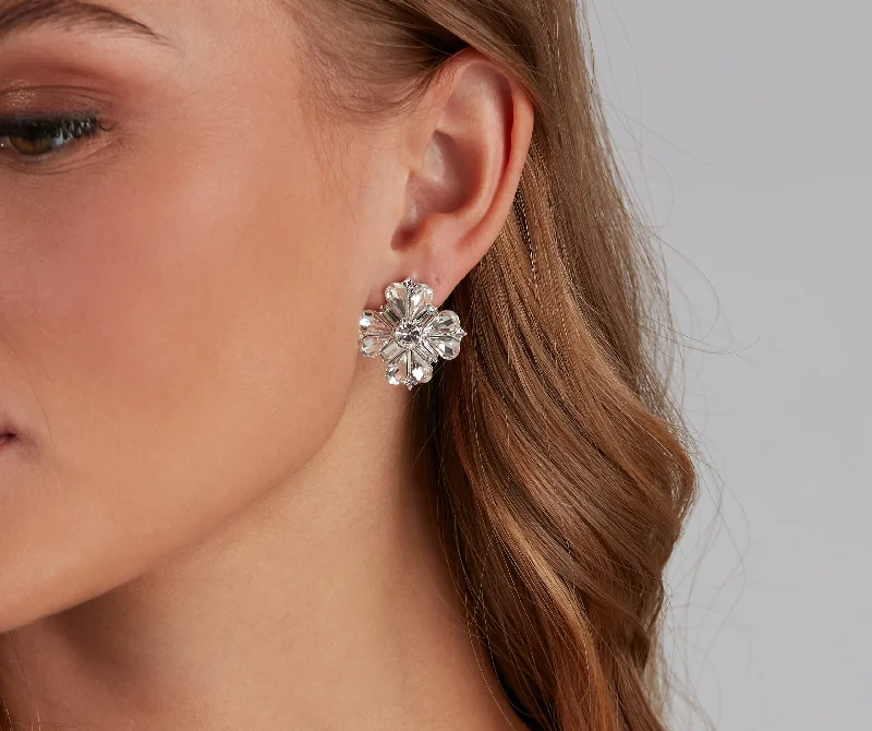 Weekend Steals So Artsy Flower Studs
