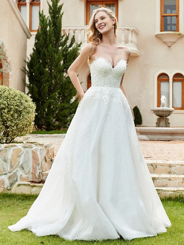 Weekend Steals Sweetheart lace pleats sweep across trailing wedding dress