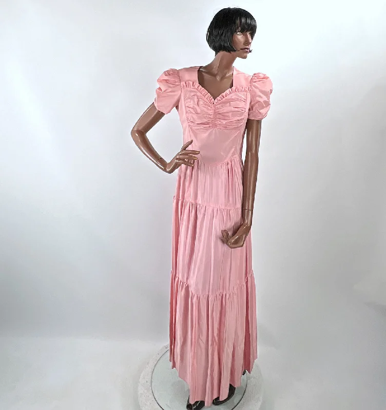 Weekend Special Sale 30s Evening Dress Pink Taffeta 40s Vintage Formal Party Dress Junior Medium VFG Weekend Special Sale 30s Evening Dress Pink Taffeta 40s Vintage Formal Party Dress Junior Medium VFG