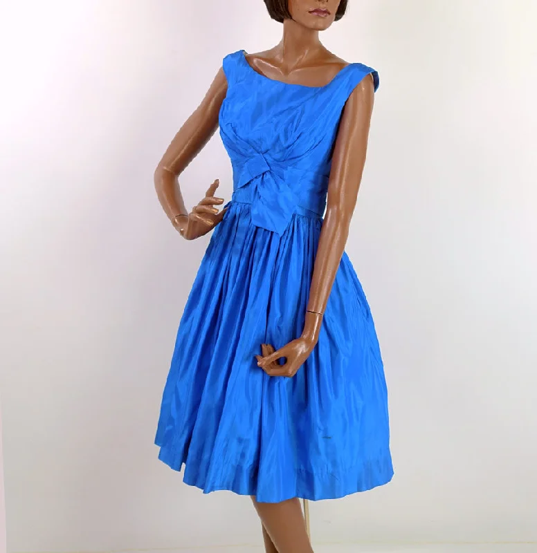 Weekend Steals Women's 50s Prom Dress Vintage Full Skirt Blue Taffeta Jonny Herbert Small to Medium VFG Weekend Steals Women's 50s Prom Dress Vintage Full Skirt Blue Taffeta Jonny Herbert Small to Medium VFG